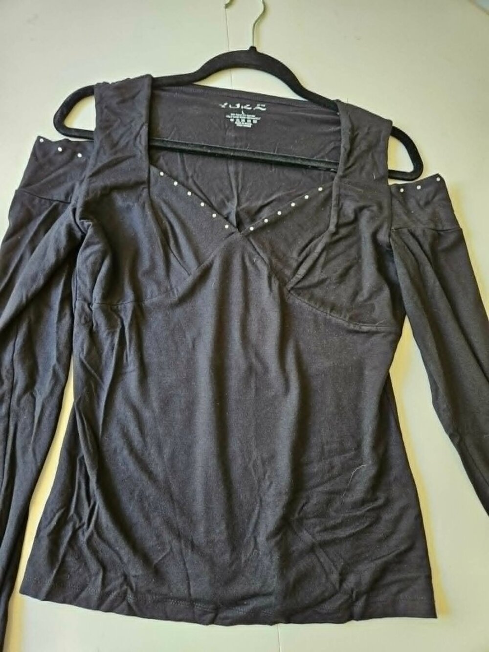Yuka Cold-Shoulder Long Sleeved Top Sz L
